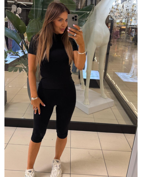 Capri tamprė juodos