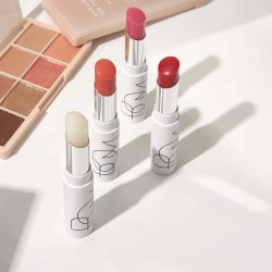 BOM Dewy Lip Balm - drėkinantis lūpų balzamas su spalva BOM Dewy Lip Balm - drėkinantis lūpų balzamas su spalva
