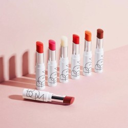 BOM Dewy Lip Balm - drėkinantis lūpų balzamas su spalva BOM Dewy Lip Balm - drėkinantis lūpų balzamas su spalva