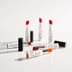 BOM Dewy Lip Balm - drėkinantis lūpų balzamas su spalva BOM Dewy Lip Balm - drėkinantis lūpų balzamas su spalva