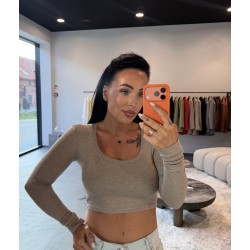 Palaidinė Bass ilgomis rankovėmis su iškirpte Nude Palaidinė Bass ilgomis rankovėmis su iškirpte Nude