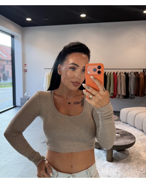 Palaidinė Bass ilgomis rankovėmis su iškirpte Nude